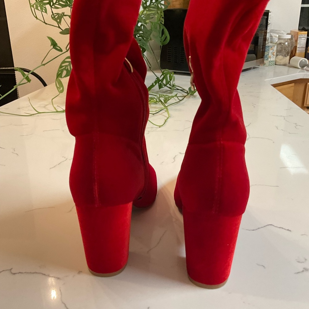 Smash Red Boots - Picture 2 of 5